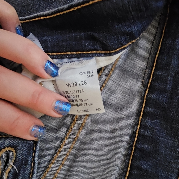 Levi's 311 Shaping Skinny Jeans - Picture 7 of 7